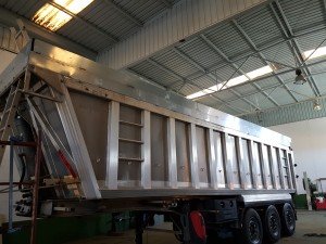 Fabricacion y montaje suplementos bañera de aluminio.JPEG 1